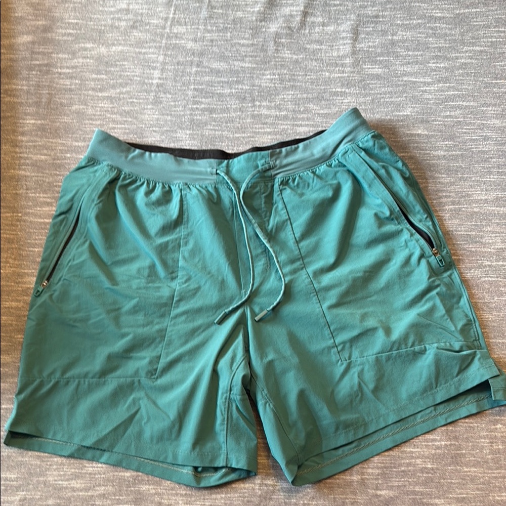 Lululemon Men’s 7in Unlined Bowline Short